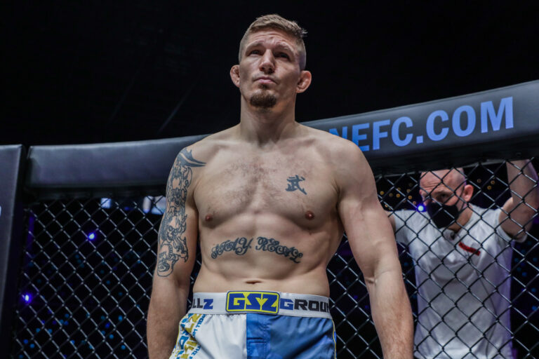«  Je suis un grand fan de lui '' – Zebaztian Kadestam a honoré de faire face à Aung La N a chanté dans le dernier combat de l'icône du Myanmar lors d'une soirée de combat 36
