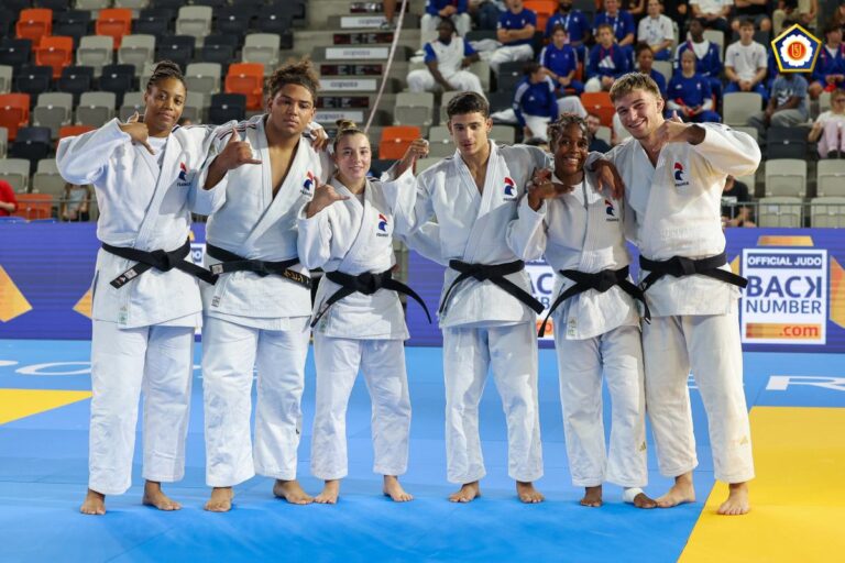 La France de retour en haut alors que les juniors frappent l'or à Bratislava