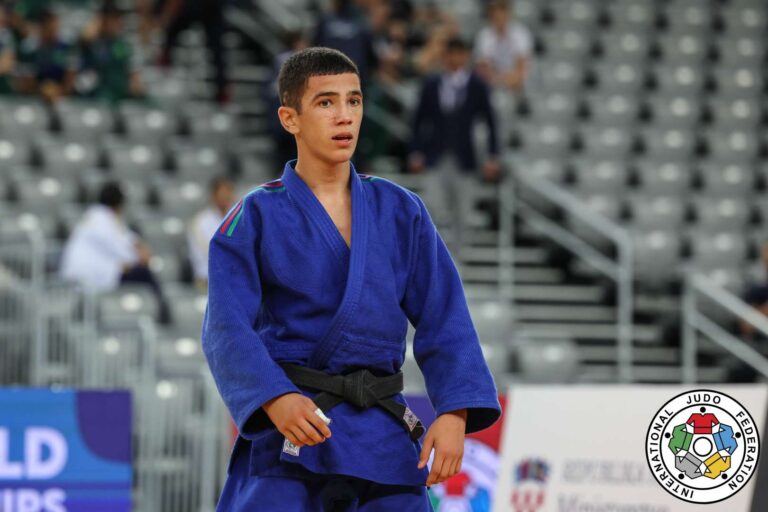 Nihad Mamishov se couronne le champion d'Europe junior à Bratislava