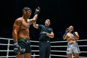 Aung la n Sang Zebaztian Kadestam One Fight Night 36 15