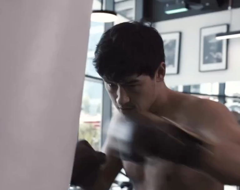 Bivol partage des images d’entraînement après une opération du dos