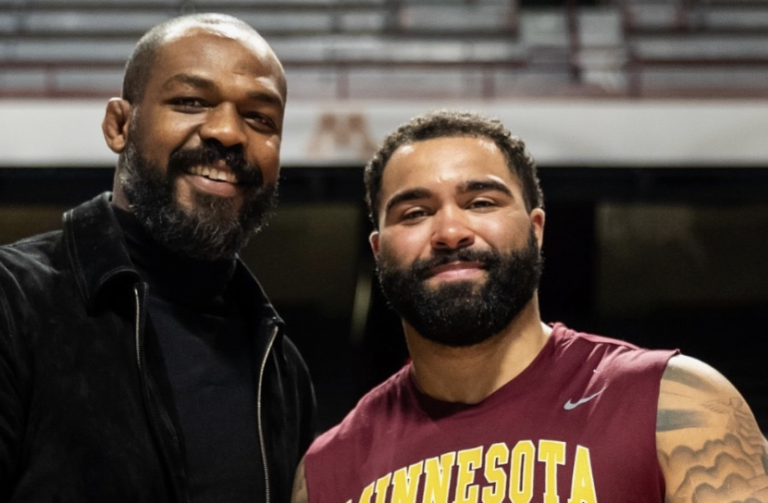 Gable Steveson envisage un contrat avec l&rsquo;UFC après sa victoire par arrêt