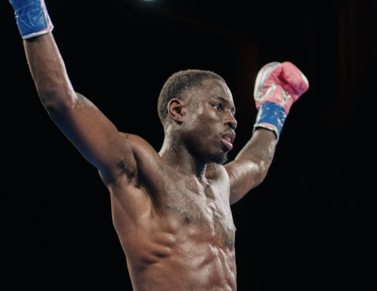 Hitchins regarde Haney contre. Norman Jr. Gagnant