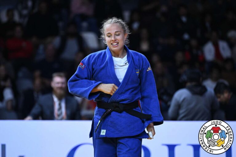 Ida Eriksson célèbre sa première médaille d'or en Grand Prix à Lima