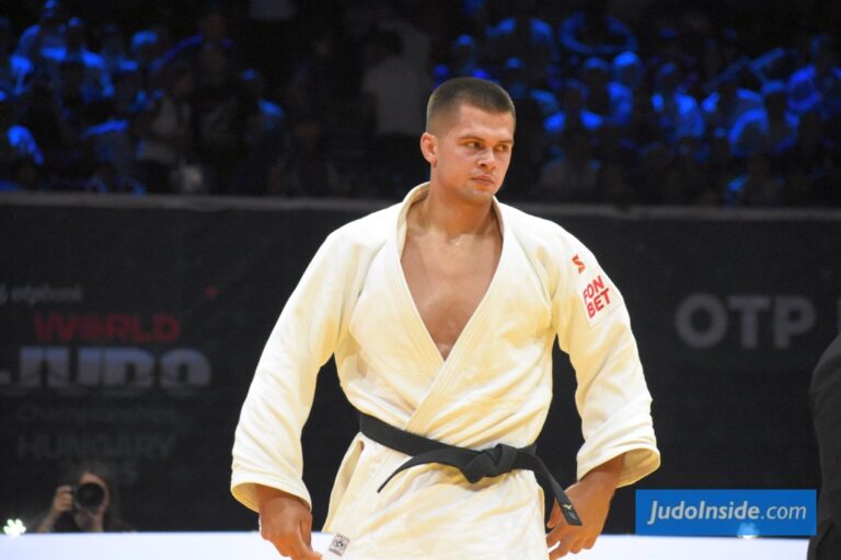 Le champion du monde Matvey Kanikovskiy se bat à la Coupe d'Europe de Malaga