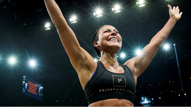 Le champion du monde de deux poids Cecilia Braekhus prend sa retraite