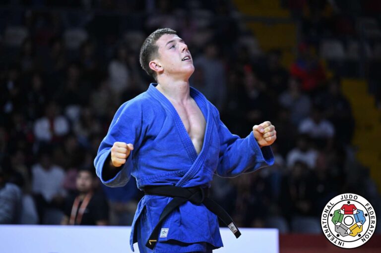 Mihajlo Simin poursuit la course en or de la Serbie à Lima