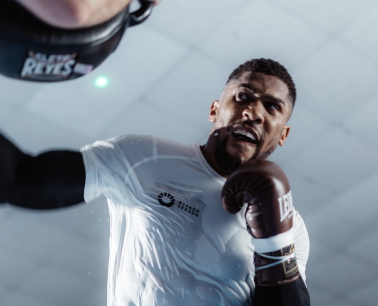 Hearn dit que Joshua boxera cette année