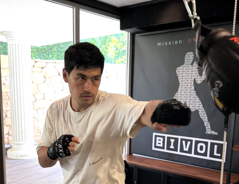 Bivol Eyes revient en mars après une opération réussie du dos