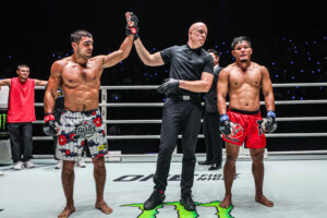 Elbek Alyshov Carlo Bumina dans ONE Fight Night 37 13