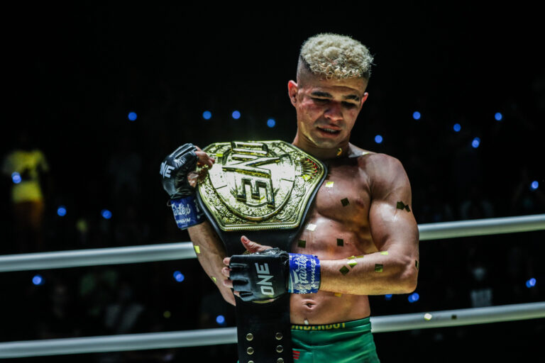Titre de 145 livres en jeu lors de ONE Fight Night 38 : Andrade contre. Baatarhuu