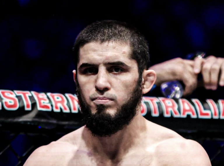 Makhachev snobe Pereira et suggère la trilogie Ankalaev