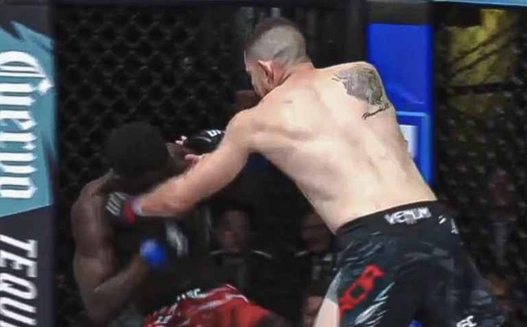 Steve Garcia arrête David Onama ; appelle Max Holloway