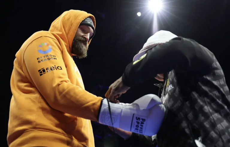 Fury fait allusion à un retour en 2026