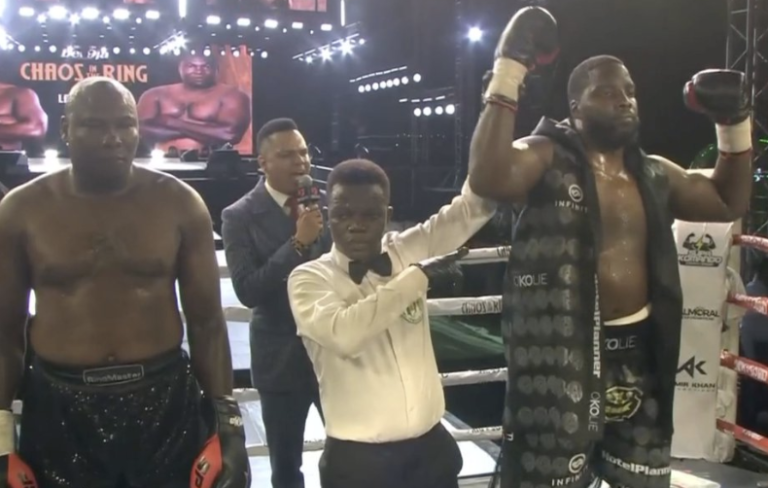 Okolie arrête Ebenezer et tourne son attention vers Itauma