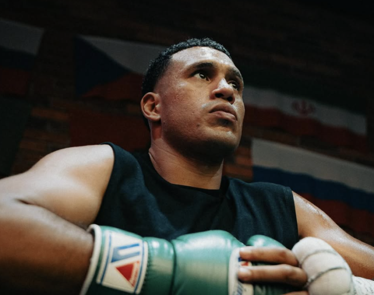 Benavidez de retour au gymnase ; Concentré sur Ramírez