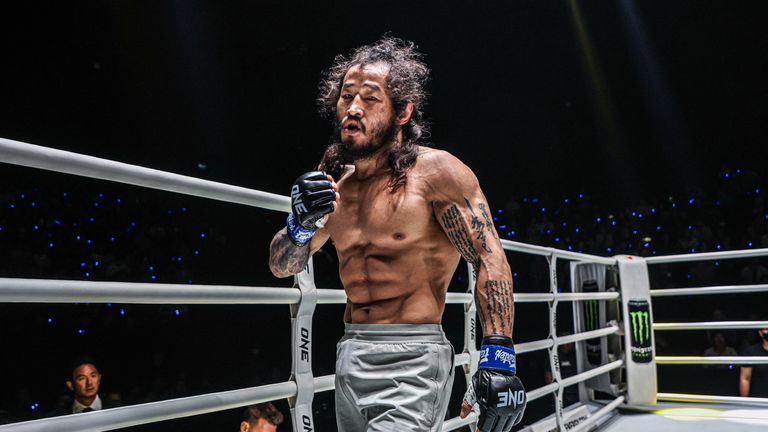 Baatarkhuu remporte le titre des 145 livres contre Fabricio Andrade lors de ONE Fight Night 38