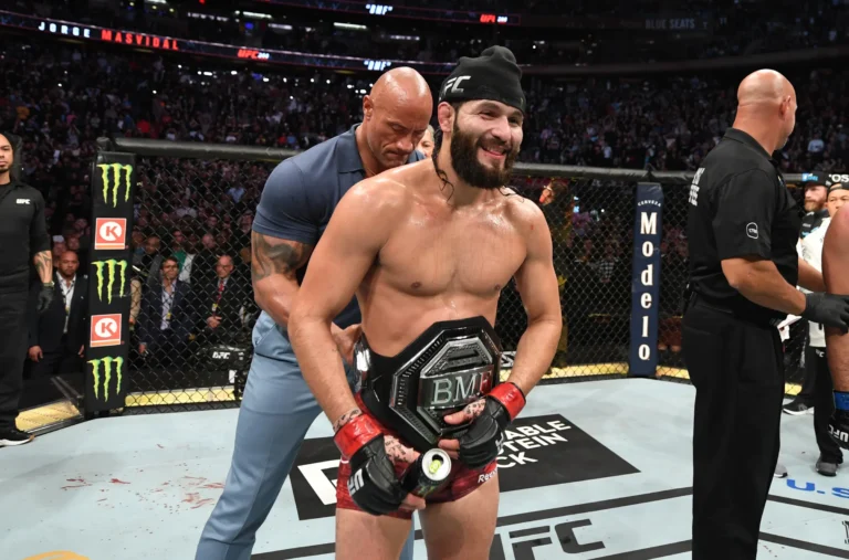 Dana White sur McGregor contre. Masvidal – « Presque tout ce que vous voyez sur Internet est faux »