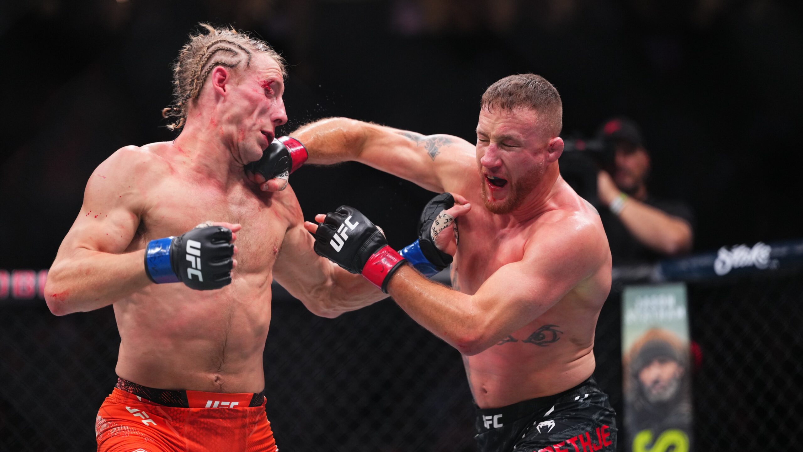 Justin Gaethje remporte le titre intérimaire dans une guerre en cinq rounds avec Paddy Pimblett