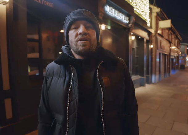 McGregor aide les sans-abri pendant l'initiative caritative hivernale