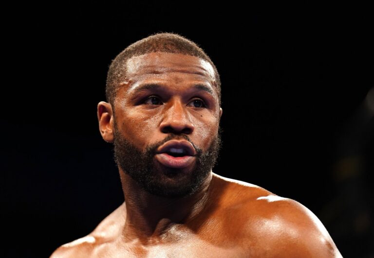Floyd Mayweather sort de sa retraite