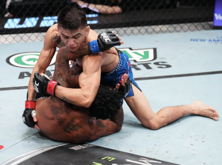 Bautista soumet Oliveira en deux tours