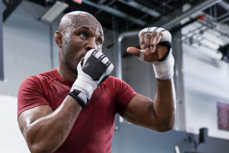 Kamaru Usman se demande s&rsquo;il combattra Islam Makhachev