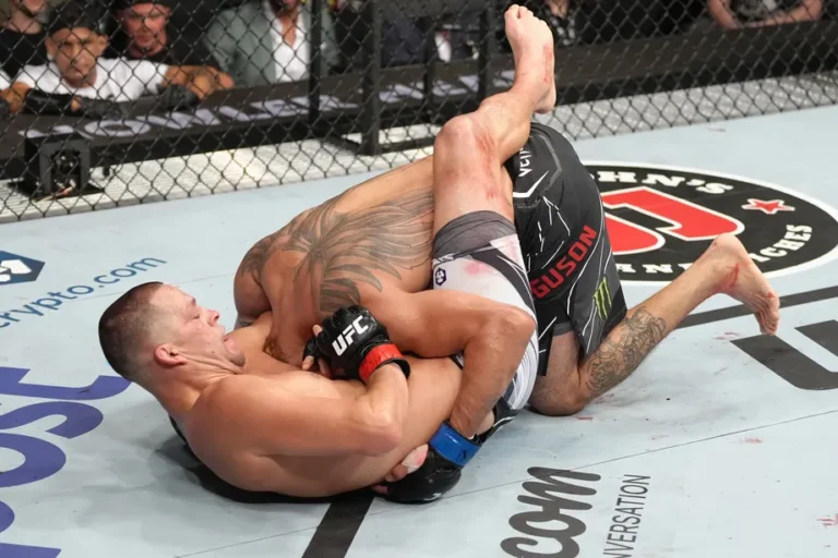 Message d&rsquo;excuses de Nate Diaz à Charles Oliveira