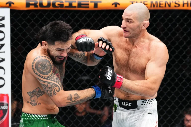 Résultats complets de l’UFC Houston : Sean Strickland termine Anthony Hernandez dans le Main Event