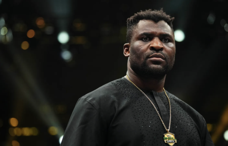 Francis Ngannou brise le silence sur l&rsquo;avenir du MMA