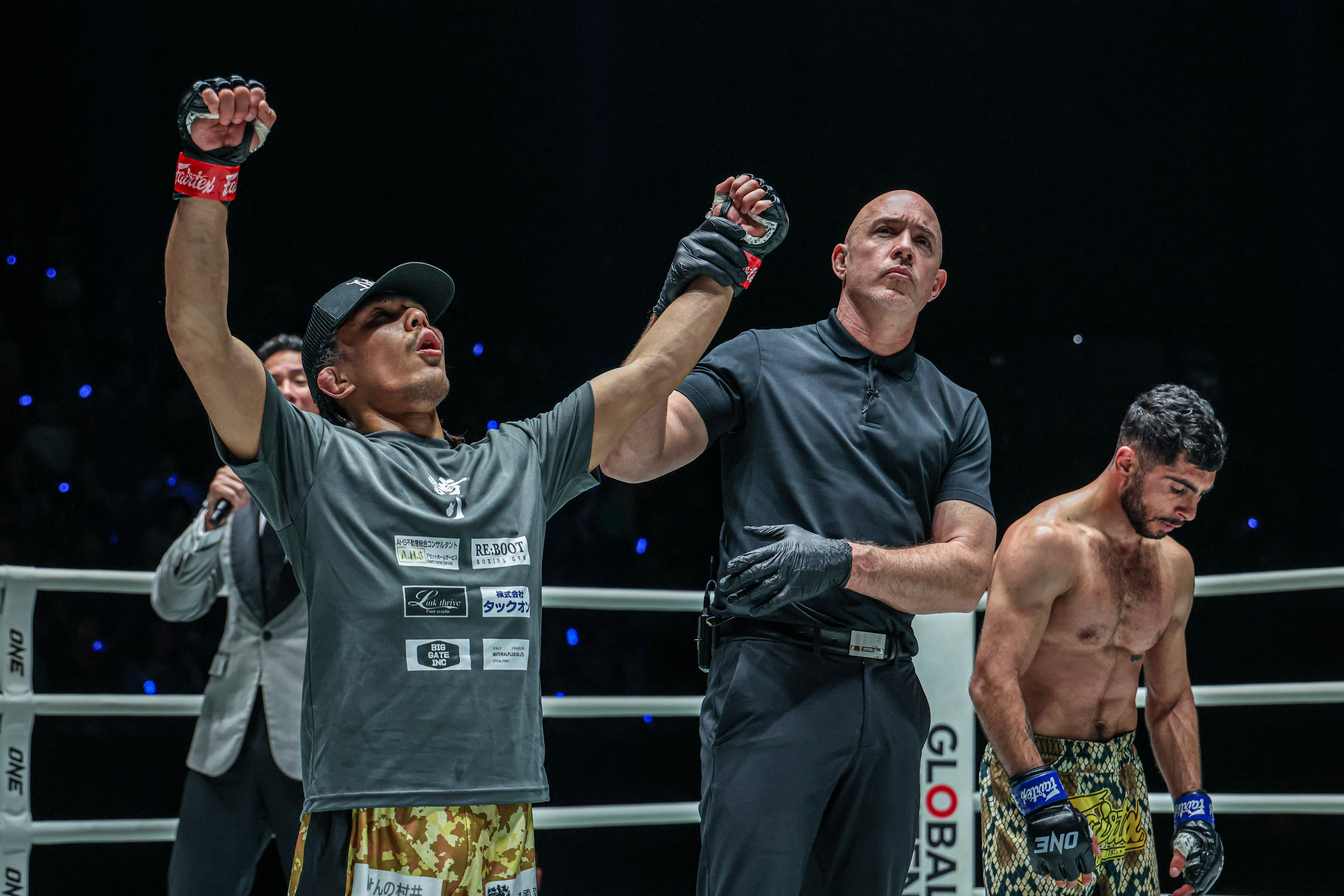 Hiroba Minowa Karen Ghazaryan ONE Fight Night 42 12.jpg