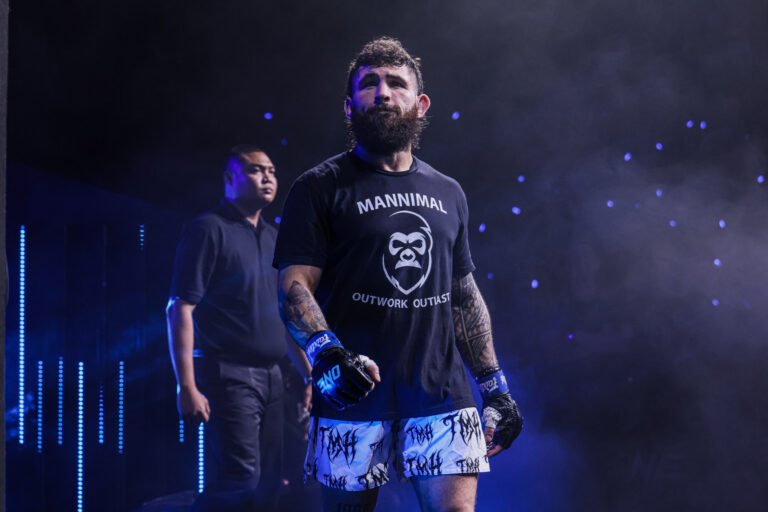 «Je le soumettrai» – Chase Mann envisage une victoire contre Dzhabir Dzhabrailov dans la bataille des invaincus