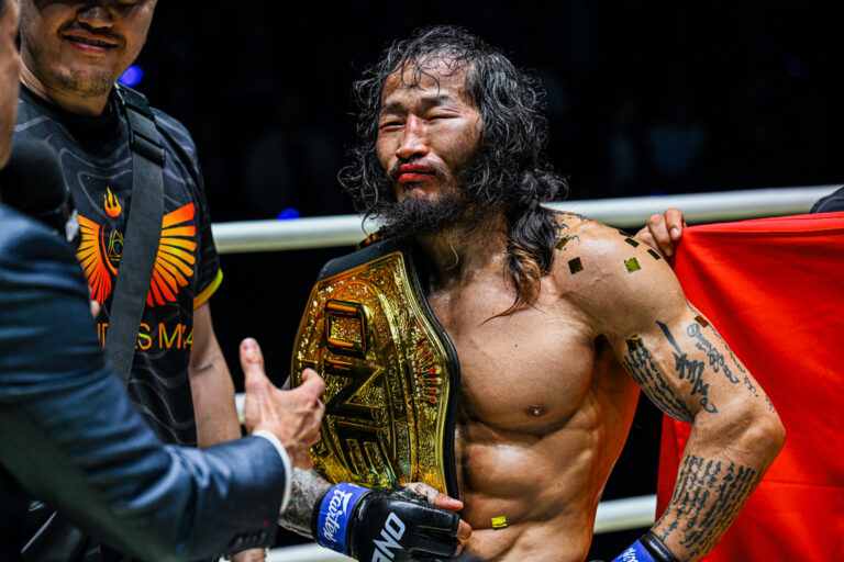 «Je veux entrer dans l&rsquo;histoire» – Enkh-Orgil Baatarkhuu vise la gloire en deux divisions avec en vue l&rsquo;or poids plume en MMA