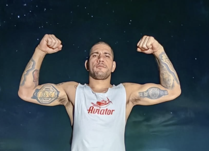 Les dernières images d'entraînement d'Alex Pereira