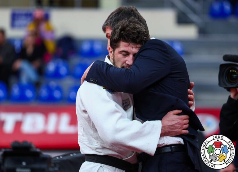 Une blessure au genou met fin à la finale Majdov et Maisuradze