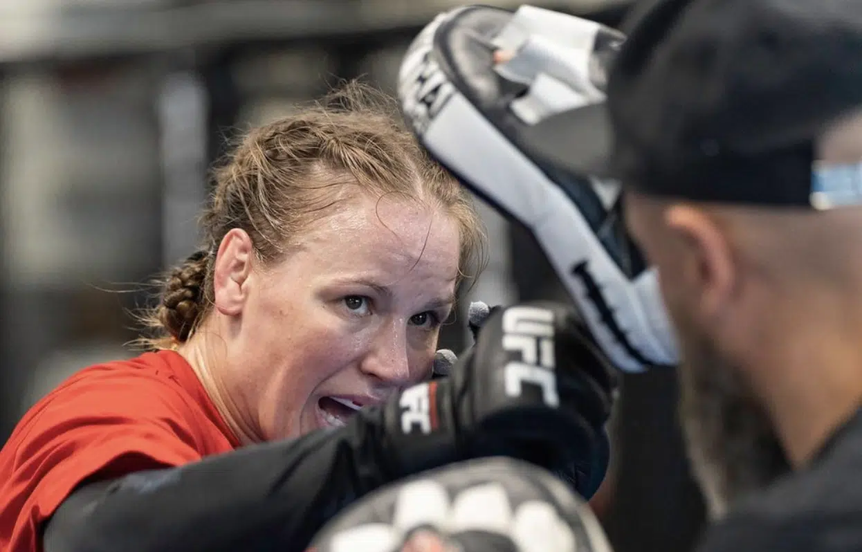 Valentina Shevchenko répond aux critiques de Jake Paul à l'UFC