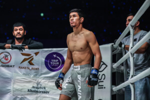 Avazbek Kholmirzaev Yuya Wakamatsu UN SAMOURAÏ 1 15