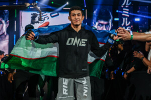 Avazbek Kholmirzaev Yuya Wakamatsu UN SAMOURAÏ 1 1