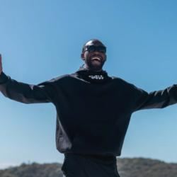 Crawford prévoit de s&rsquo;asseoir au bord du ring pour Spence contre. Tszyu
