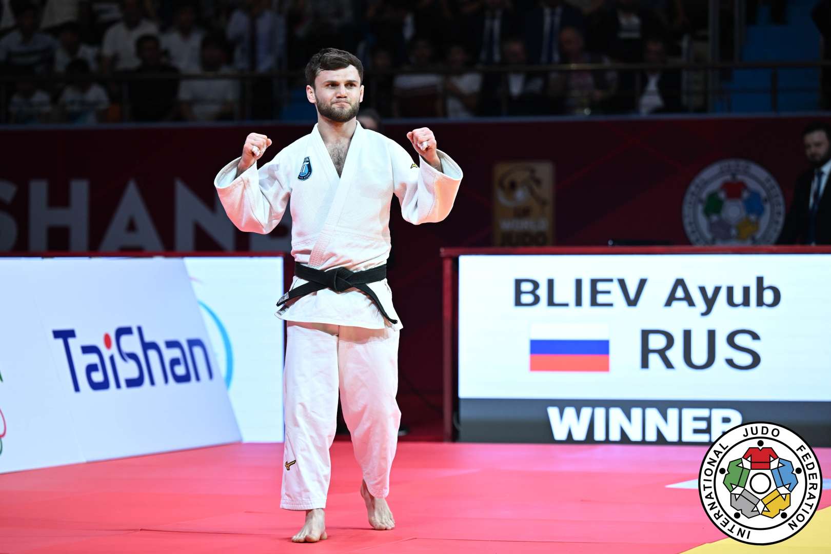 Ayub Bliev ne laisse aucun doute avec l'or à Douchanbé