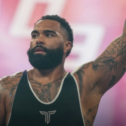 Gable Steveson gagne à ses débuts dans la RAF