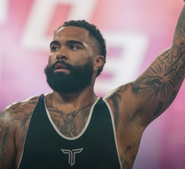 Gable Steveson gagne à ses débuts dans la RAF