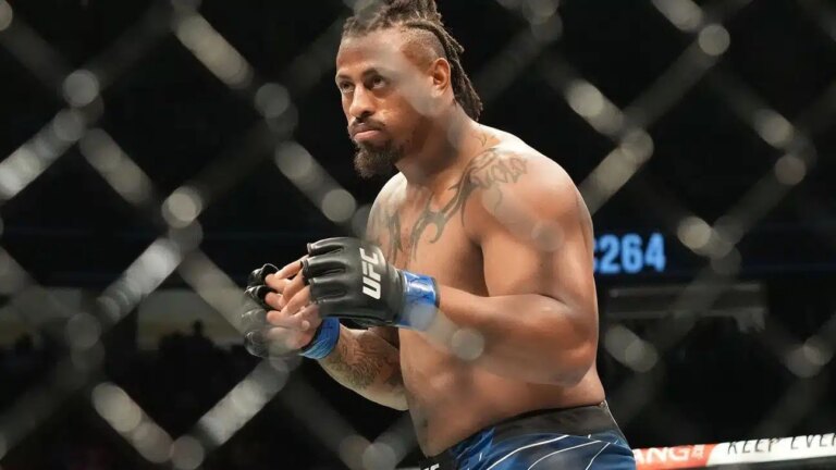 Greg Hardy, ancien poids lourd de l&rsquo;UFC, manque de poids de 26 livres