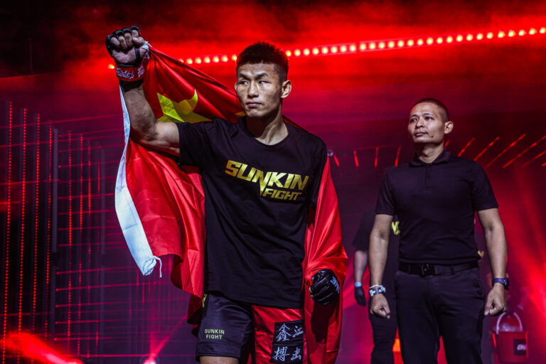 «J&rsquo;ai de plus grandes responsabilités» – Tang Kai inspiré par son nouveau rôle de père avant ONE Fight Night 43