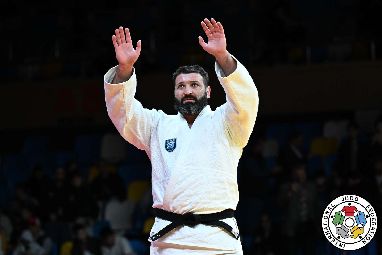 Tasoev remporte la 11e médaille d'or du Grand Chelem à Astana alors que la route vers Los Angeles se précise