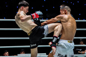 Rahim Borz Tcherchaiko bat Zhang Chinese Tiger Jinhu par décision unanime à The Inner Circle3