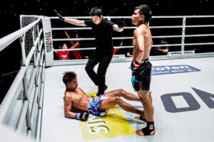 Banluelok Sitwatcharachai bat Rak Erawan par KO à The Inner Circle3