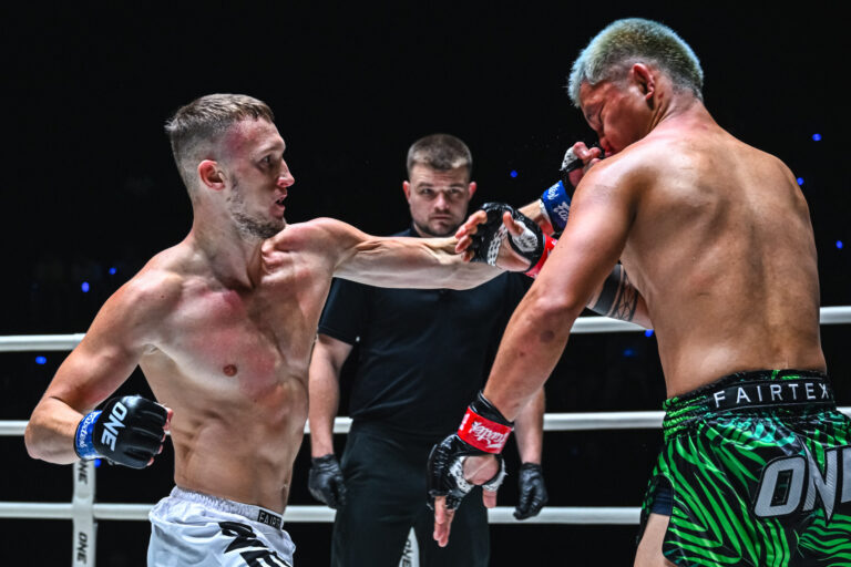 Résultat du ONE Friday Fights 159 Co-Main Event : la droite en plein essor de Denis Dotsenko aplatit Petgarfield