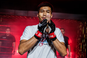 Ferrari Fairtex Shinji Suzuki ONE Fight Night 44 2