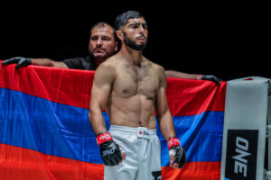 Karen Ghazaryan Hisashi Ezaki ONE Fight Night 44 5